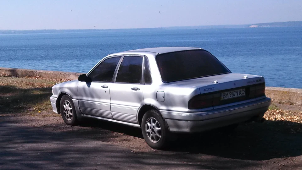 Mitsubishi Galant E33 4