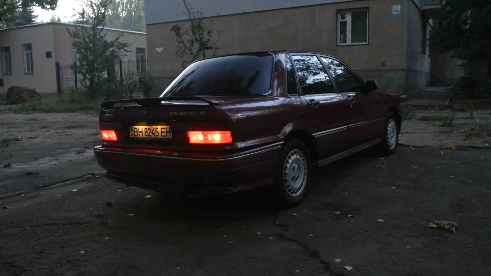 Mitsubishi Galant E39A 3