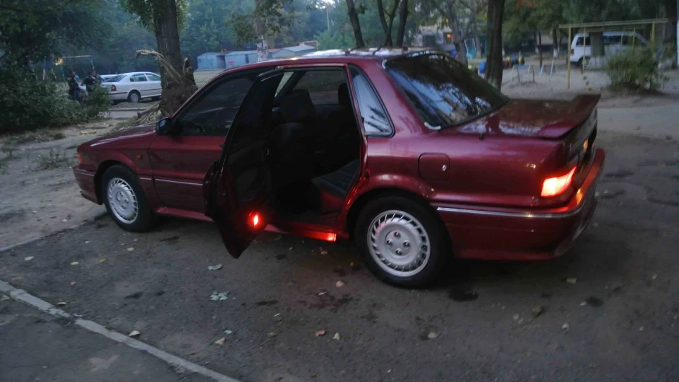 Mitsubishi Galant E39A 5