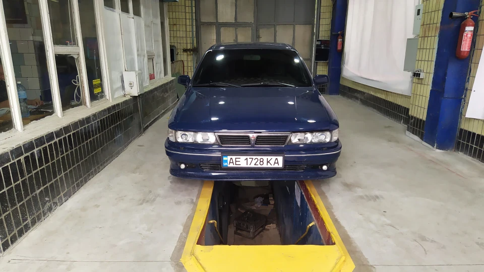 Mitsubishi Galant GLSi 2