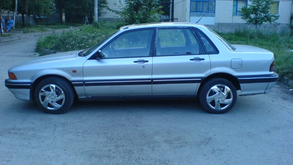 Mitsubishi Galant GLX 1.8 карб