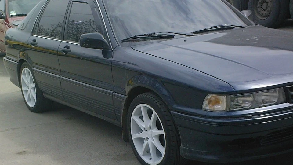Mitsubishi Galant GTI v16 FWD(E33) 2