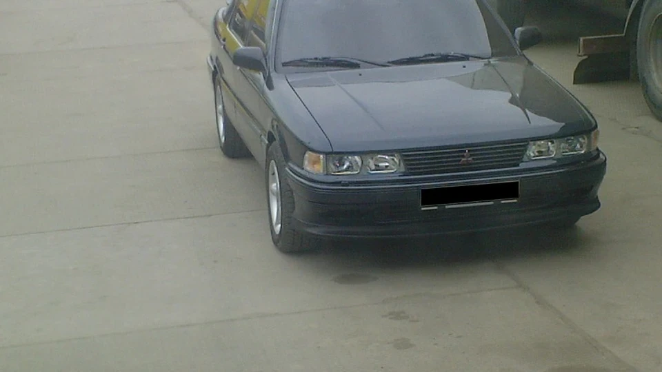 Mitsubishi Galant GTI v16 FWD(E33) 4