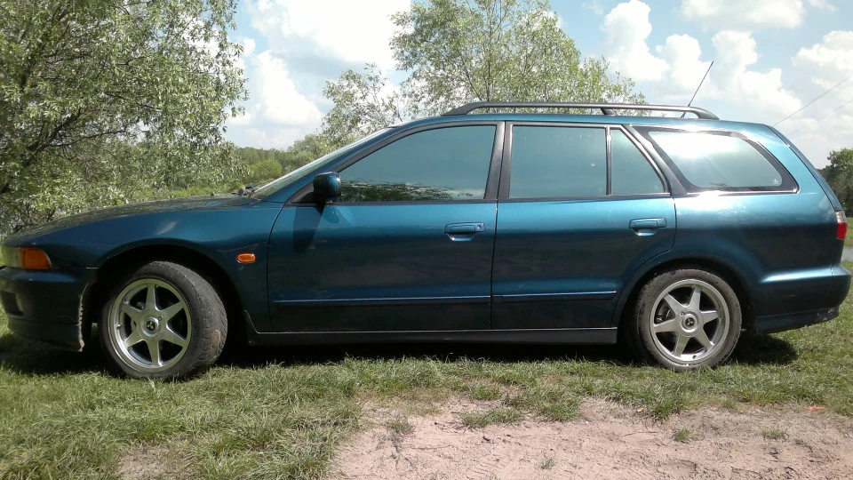 Mitsubishi Galant Joyride 3