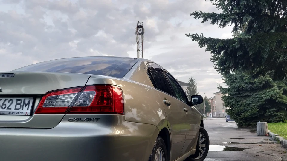 Mitsubishi Galant Комфортний диван 2