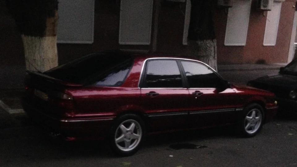 Mitsubishi Galant Червоний металік 2.0 3