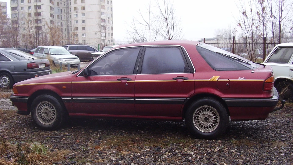Mitsubishi Galant Червоний металік, 2.0 2