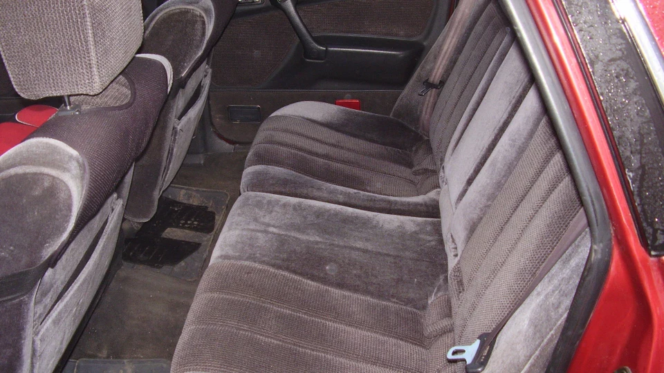 Mitsubishi Galant Червоний металік, 2.0 3