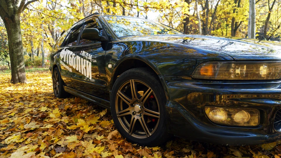 Mitsubishi Galant Дуже темнозелена Акула 2
