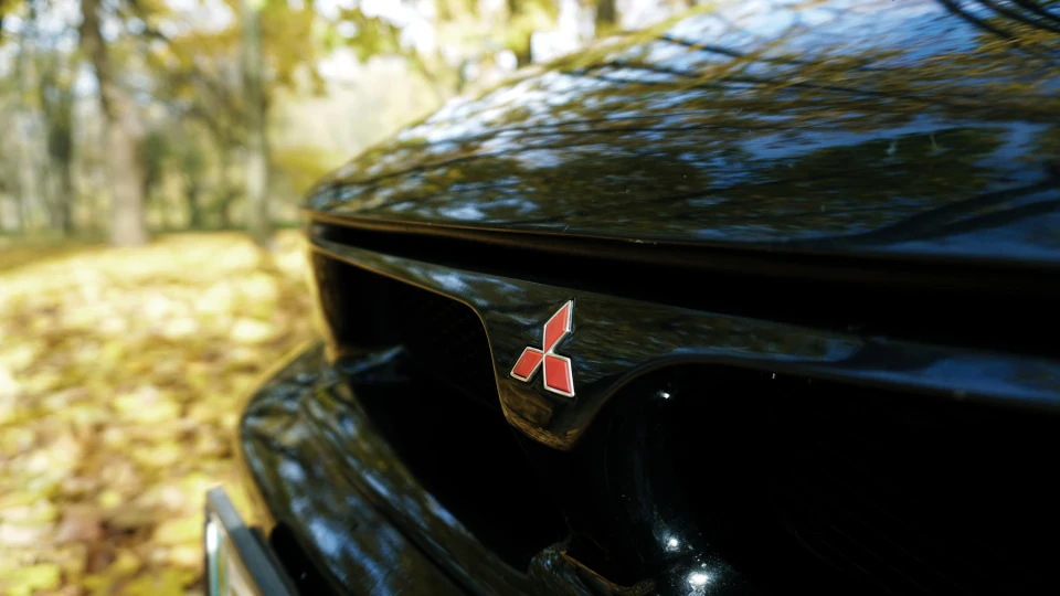 Mitsubishi Galant Дуже темнозелена Акула 4
