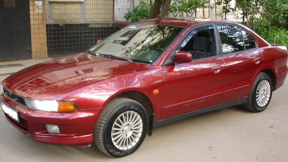 Mitsubishi Galant RAZVOLUTION 2