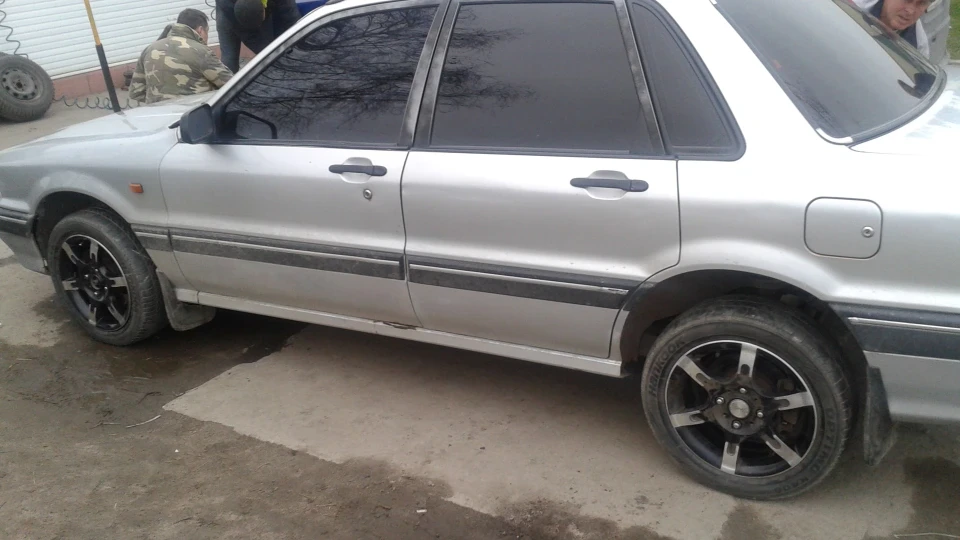 Mitsubishi Galant Жвавий самурай 4