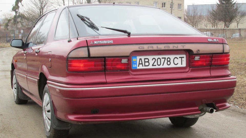 Mitsubishi Galant лицарський