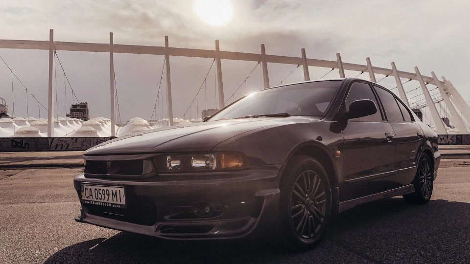 Mitsubishi Galant самурай егоїст