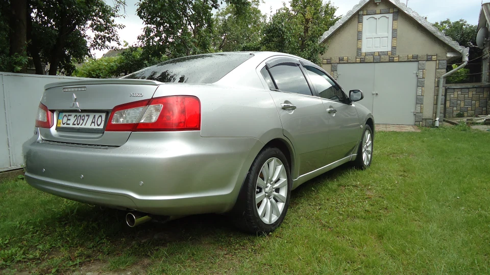 Mitsubishi Galant сіра миша 3