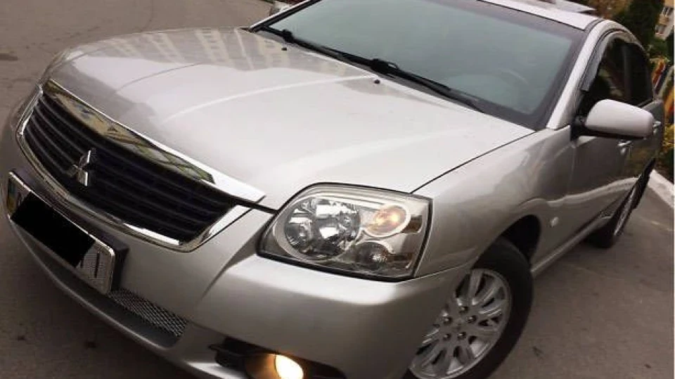 Mitsubishi Galant Срібляста мрія
