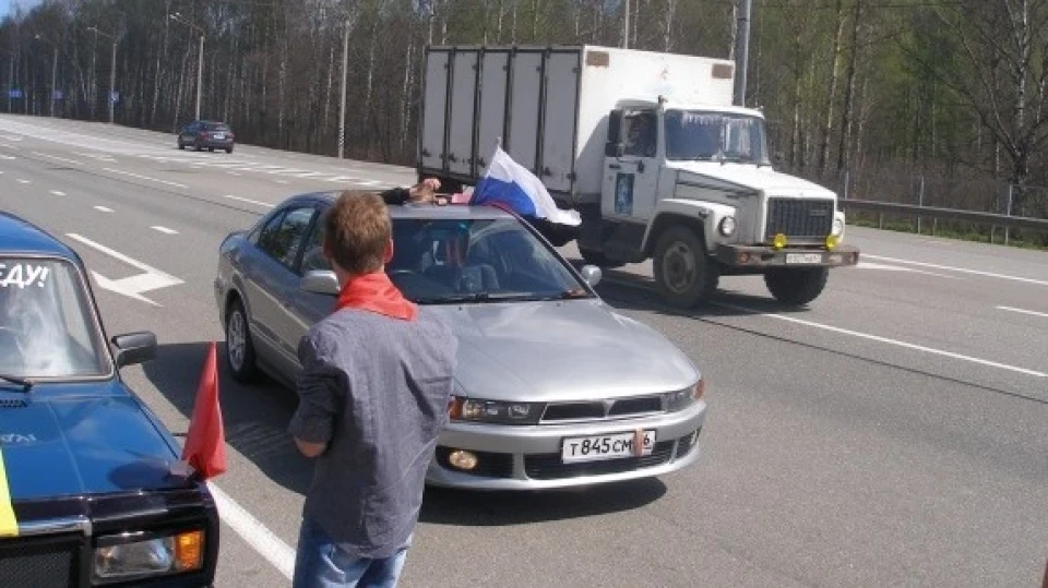 Mitsubishi Galant сріблястий джедай ) 2