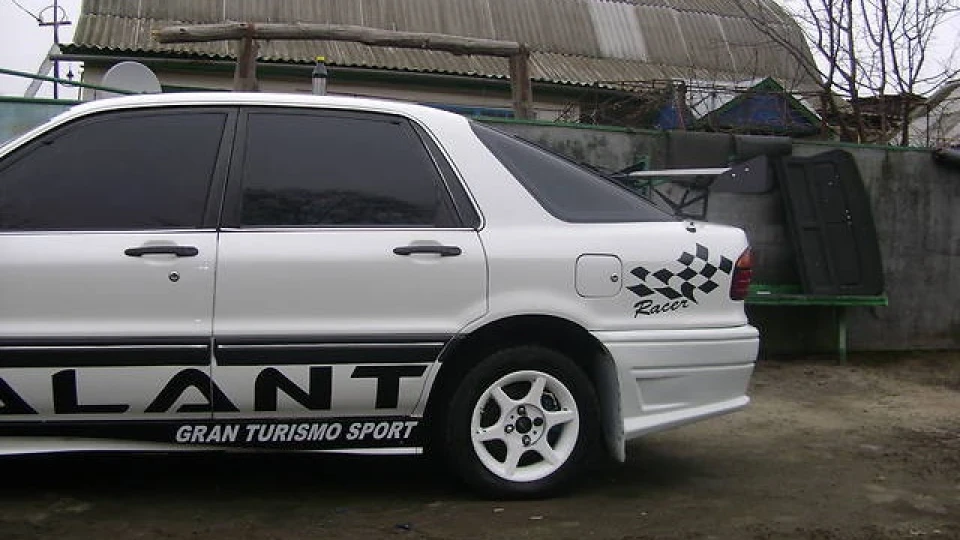 Mitsubishi Galant Тачка супер пишаюся її 3