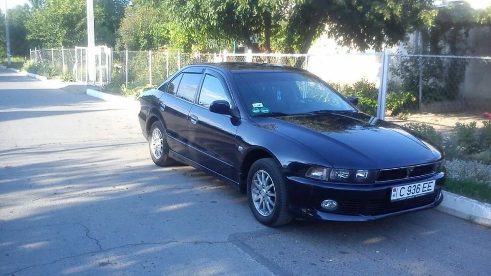 Mitsubishi Galant Темно синій металік 2