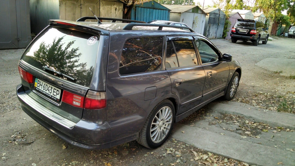 Mitsubishi Galant vagon 3