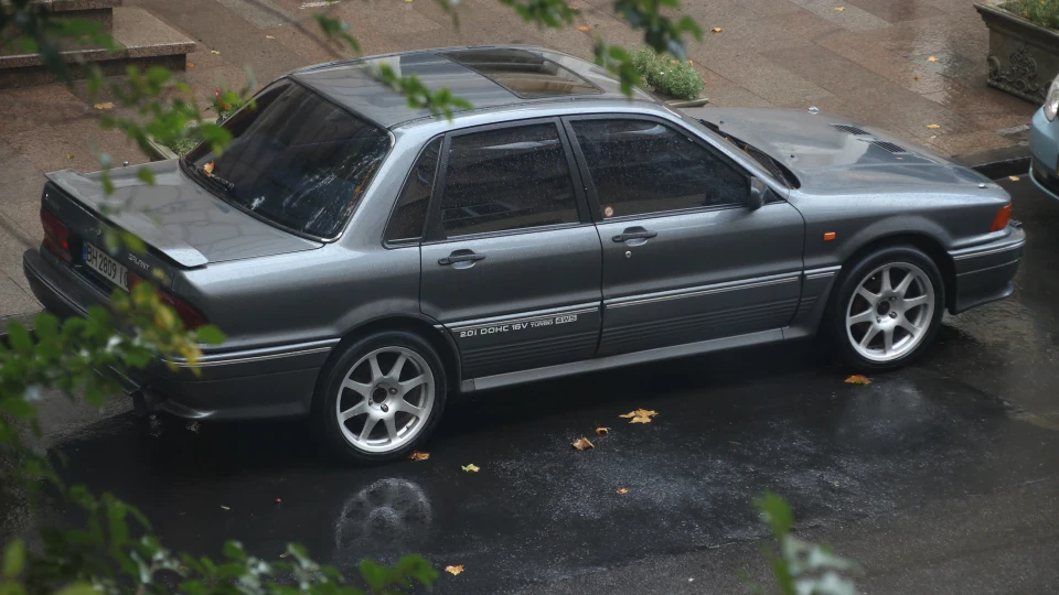 Mitsubishi Galant VR-4 Turbo 2