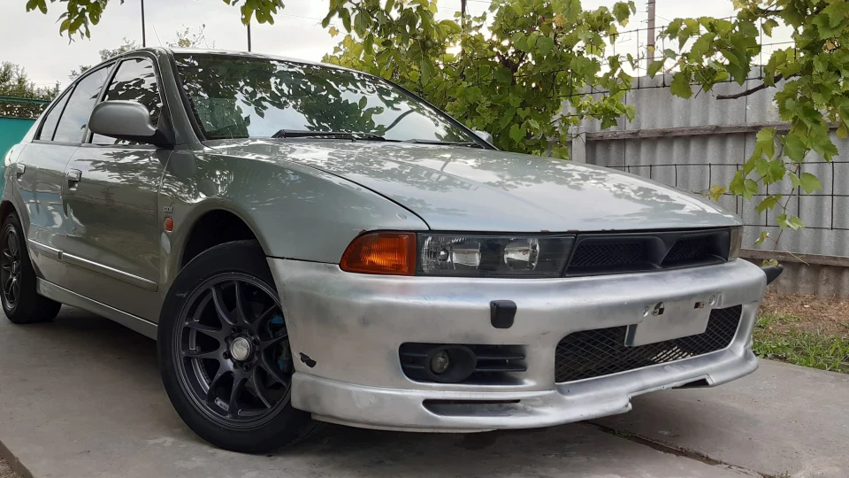Mitsubishi Galant VR-G 3