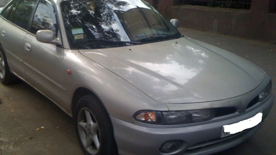 Mitsubishi Galant хечбек 3
