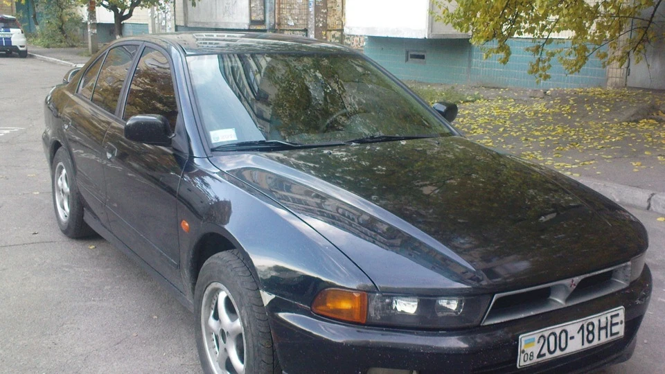 Mitsubishi Galant зелена акула 2