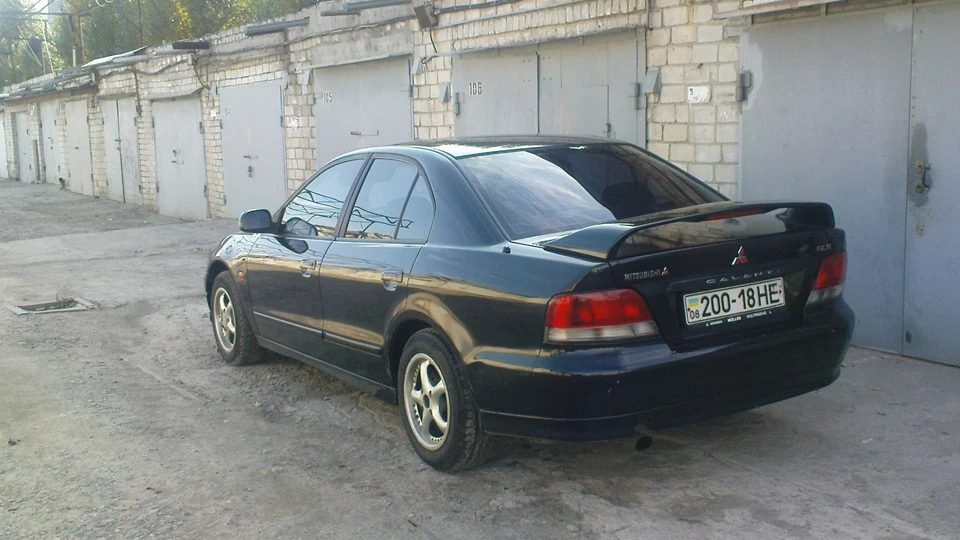 Mitsubishi Galant зелена акула 4