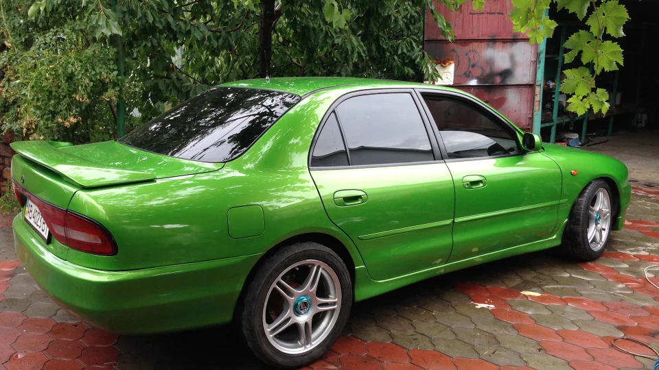 Mitsubishi Galant зелений металік 2.0 v6 3
