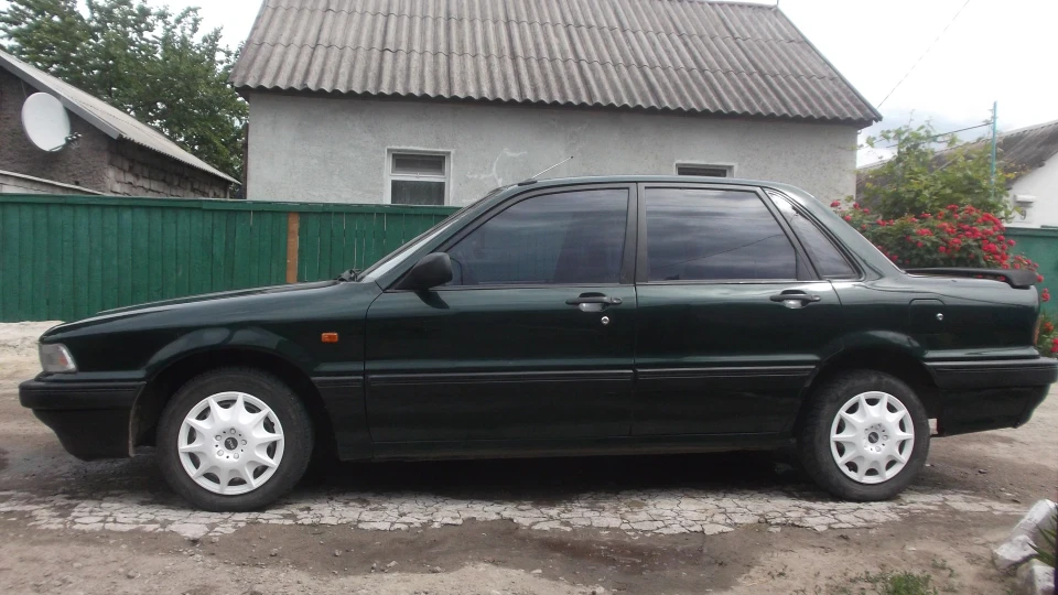 Mitsubishi Galant Зелений металік