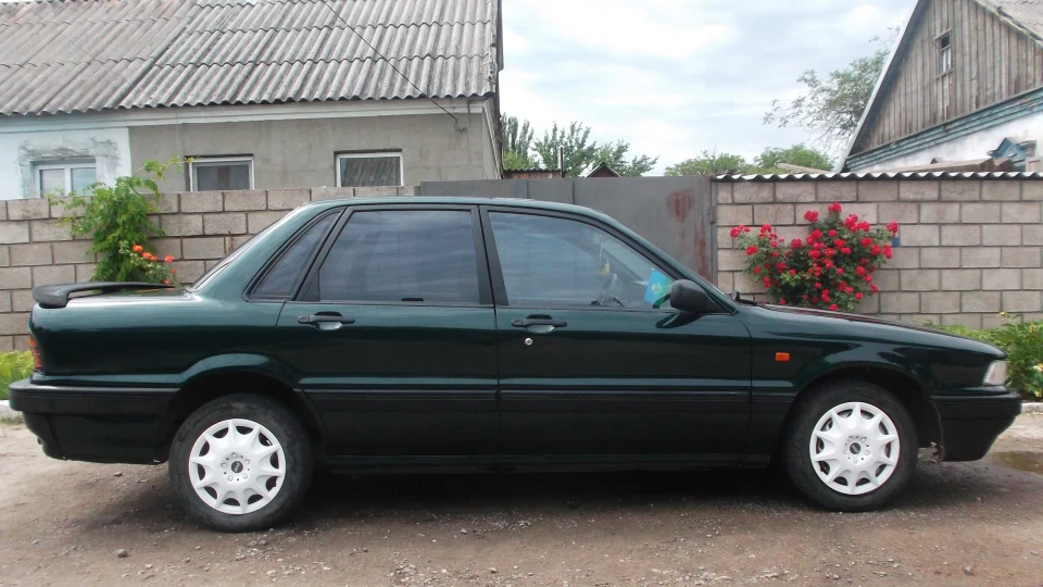Mitsubishi Galant Зелений металік 3