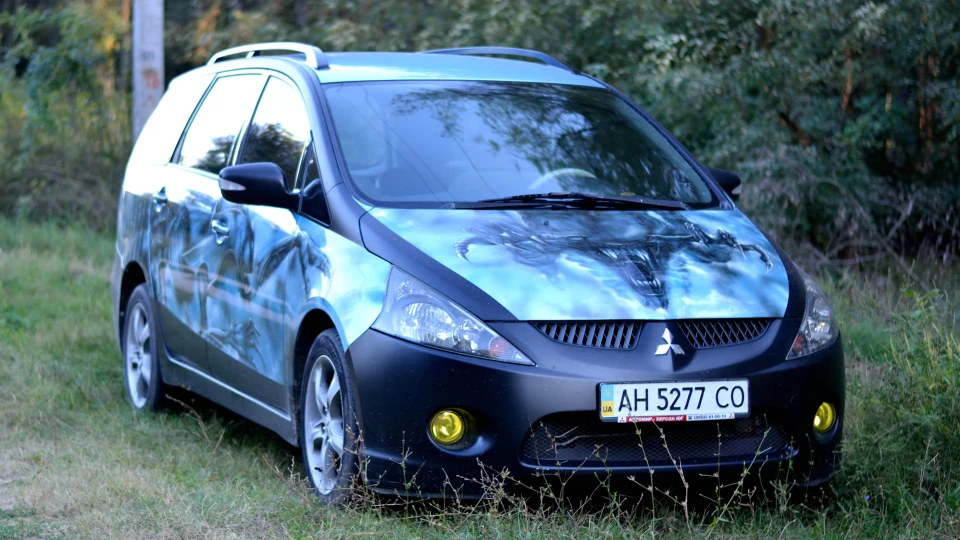 Mitsubishi Grandis 2