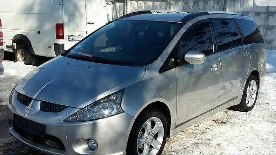 Mitsubishi Grandis 2