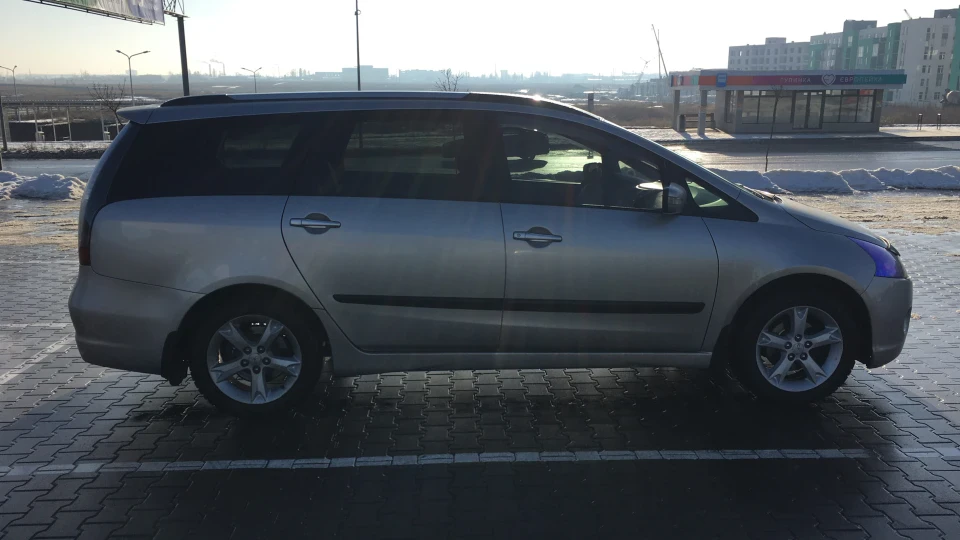 Mitsubishi Grandis 3