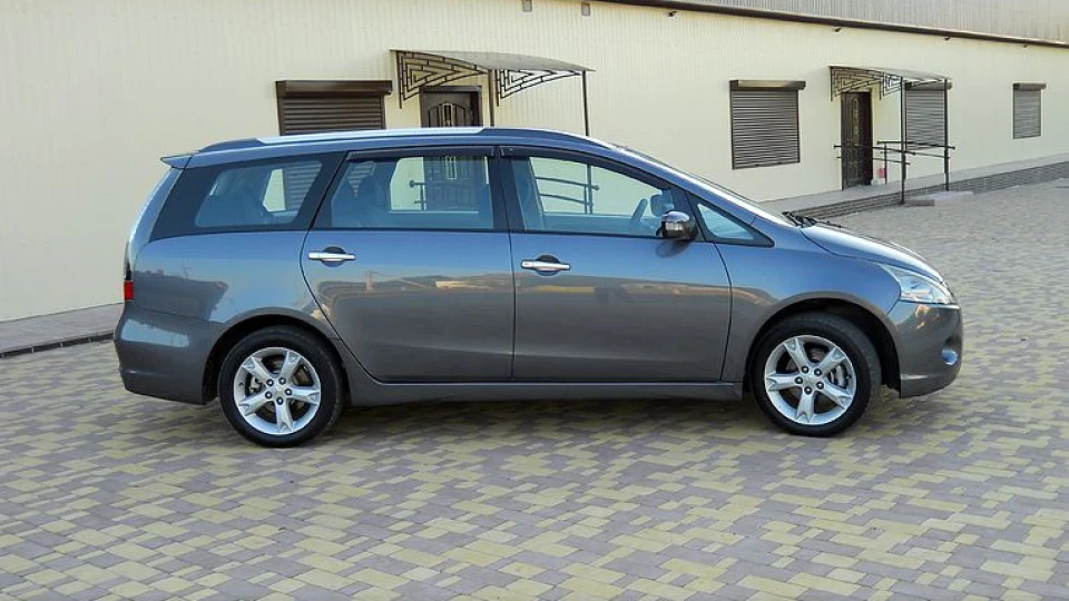 Mitsubishi Grandis 2