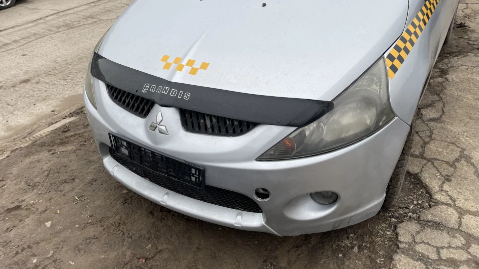 Mitsubishi Grandis 2