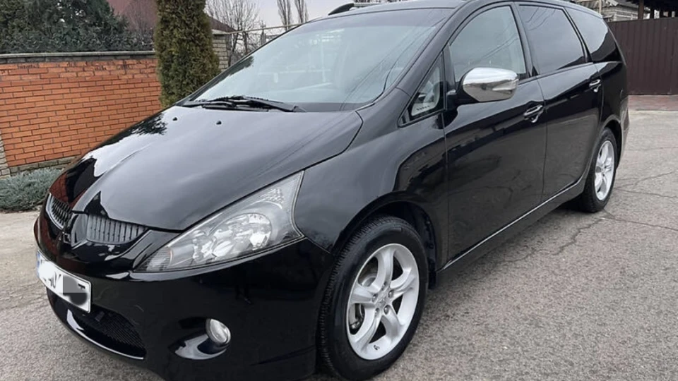 Mitsubishi Grandis 2