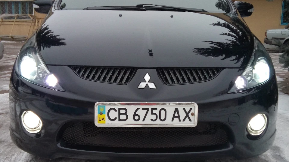 Mitsubishi Grandis 5