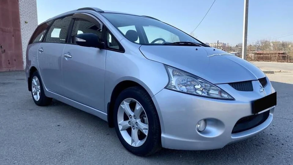 Mitsubishi Grandis 4