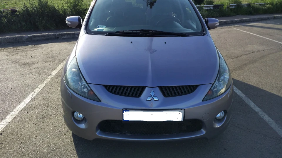 Mitsubishi Grandis 2