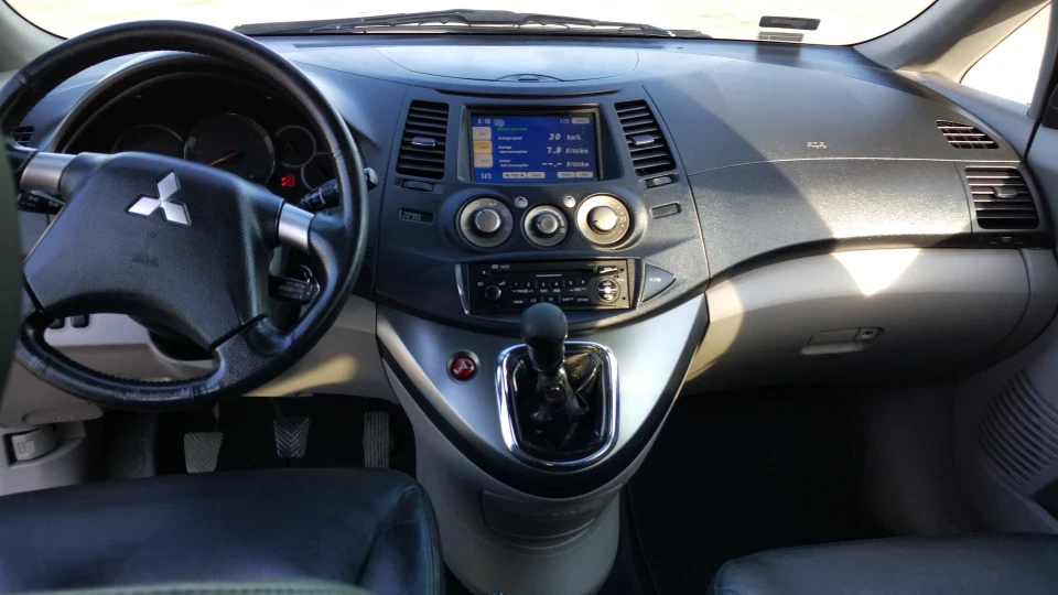 Mitsubishi Grandis 3