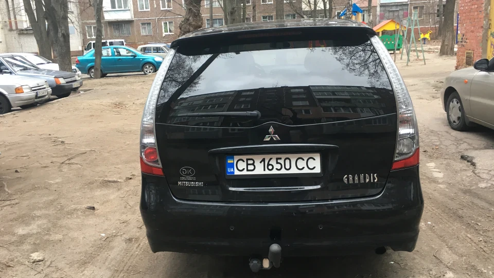 Mitsubishi Grandis 5