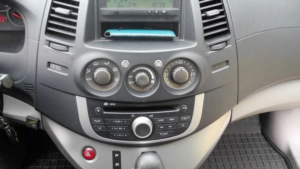 Mitsubishi Grandis 3