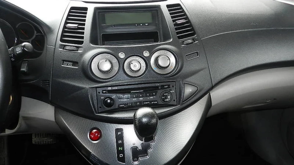 Mitsubishi Grandis 3