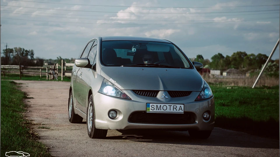 Mitsubishi Grandis 4