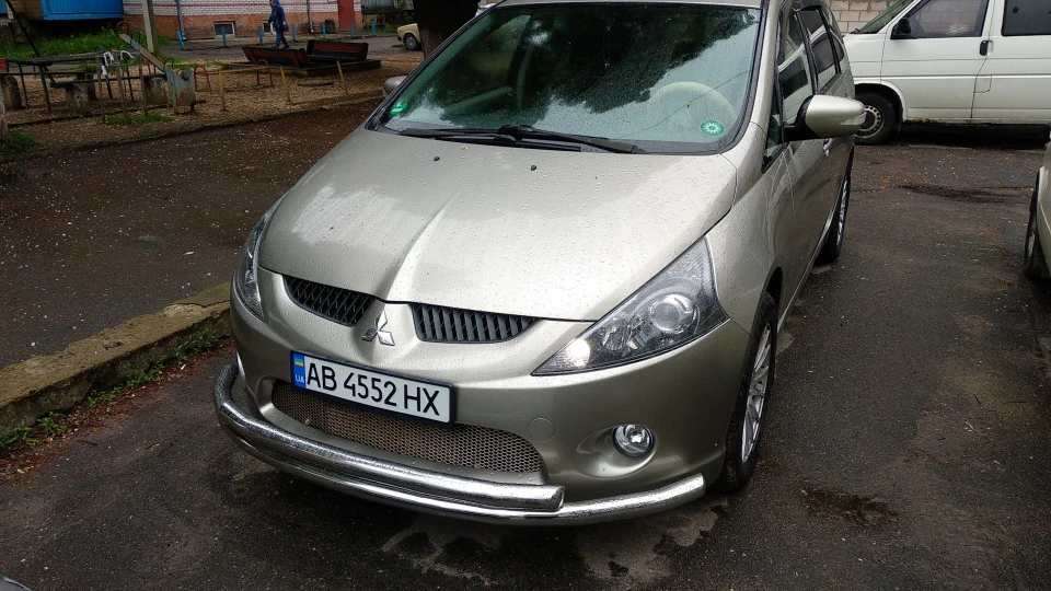 Mitsubishi Grandis 2.0 did 222222км 4