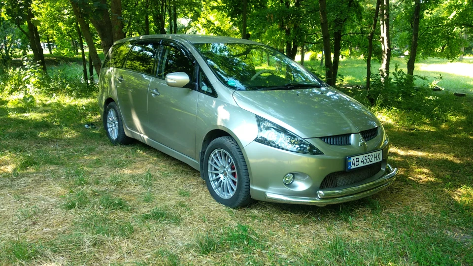 Mitsubishi Grandis 2.0 did 222222км 5