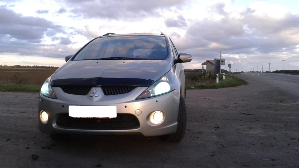 Mitsubishi Grandis 2.4 АТ 5