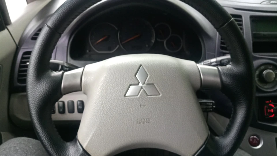 Mitsubishi Grandis 2.4 комфорт